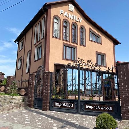 Aparthotel Family Люкс Kam'janec'-Podil's'kyj Esterno foto