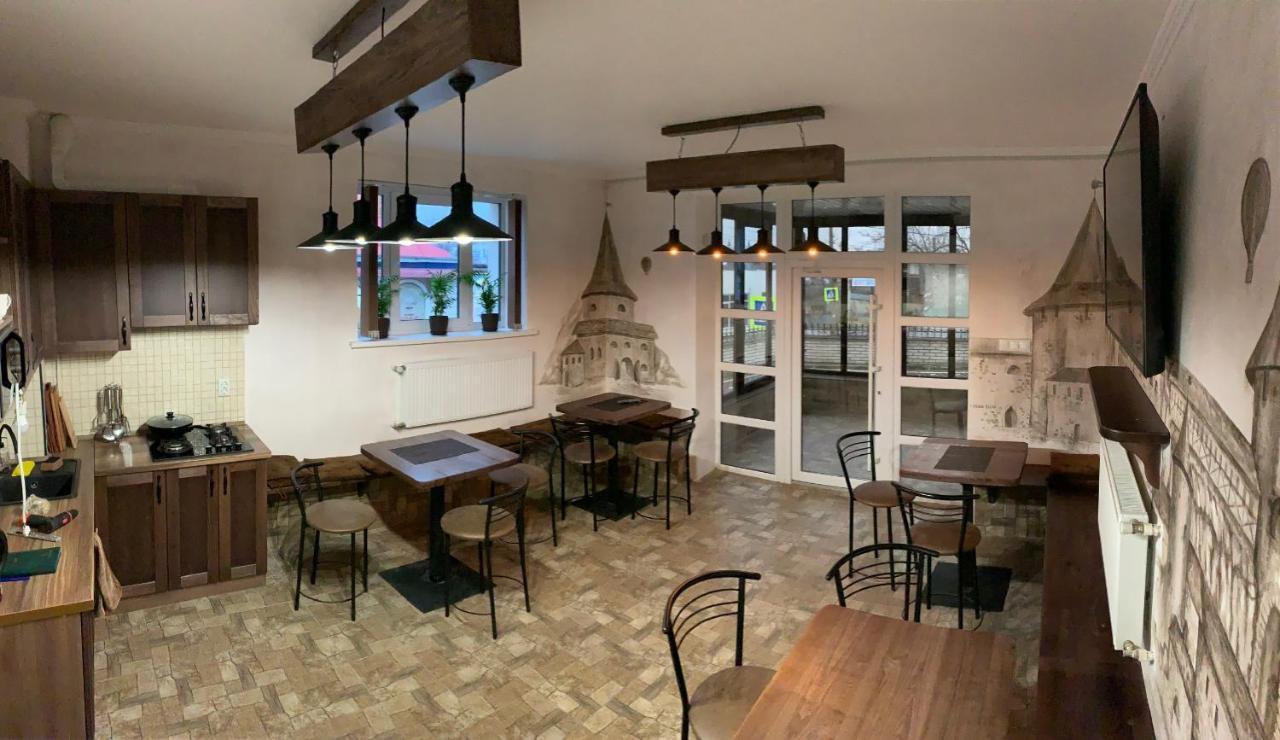 Aparthotel Family Люкс Kam'janec'-Podil's'kyj Esterno foto