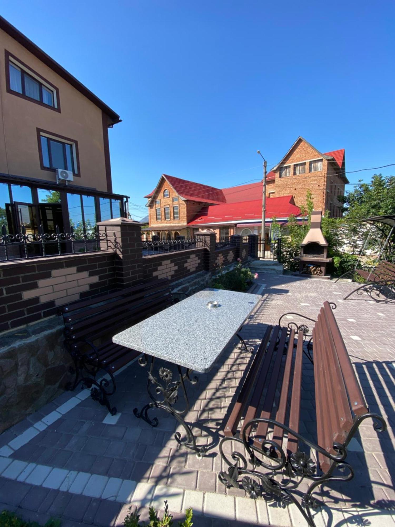 Aparthotel Family Люкс Kam'janec'-Podil's'kyj Esterno foto